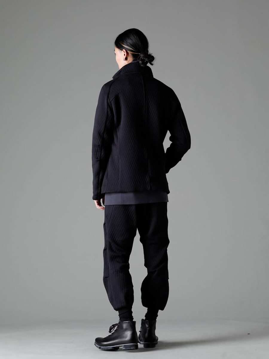 DEVOA 23SS A drizzler jacket with a gentlemanly air - JKI-DKSW Drizzler jacket quilted cotton / polyester - M3841 Necklace Medallion - FJF-AGMH-Blue-Gray Hight neck pullover cotton jersey Blue Gray - PTN-DKCJ Jogger pants quilted cotton / polyester - FW-CSHS Leather Boots GUIDI Horse Leather 1-005