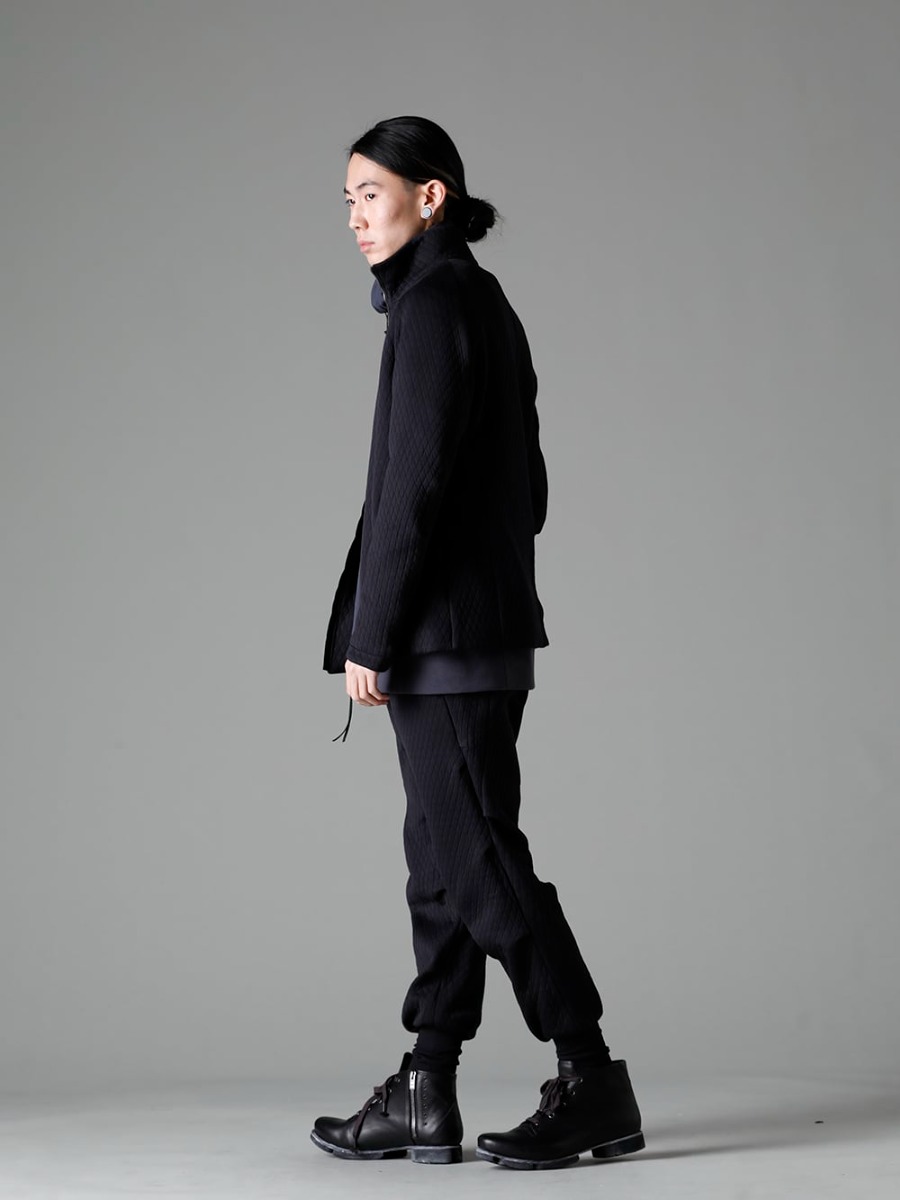 DEVOA 23SS A drizzler jacket with a gentlemanly air - JKI-DKSW Drizzler jacket quilted cotton / polyester - M3841 Necklace Medallion - FJF-AGMH-Blue-Gray Hight neck pullover cotton jersey Blue Gray - PTN-DKCJ Jogger pants quilted cotton / polyester - FW-CSHS Leather Boots GUIDI Horse Leather 1-005