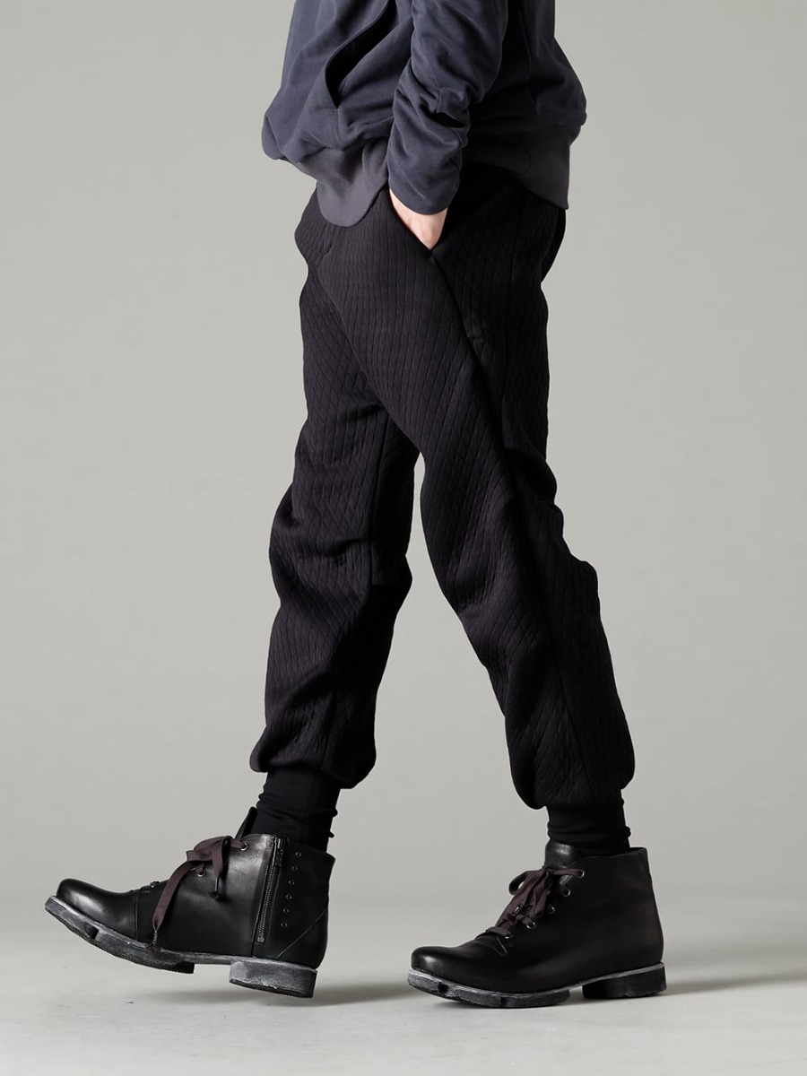 DEVOA 23SS Fabrics with a focus on softness and comfort - PTN-DKCJ Jogger pants quilted cotton / polyester - FW-CSHS Leather Boots GUIDI Horse Leather 3-004