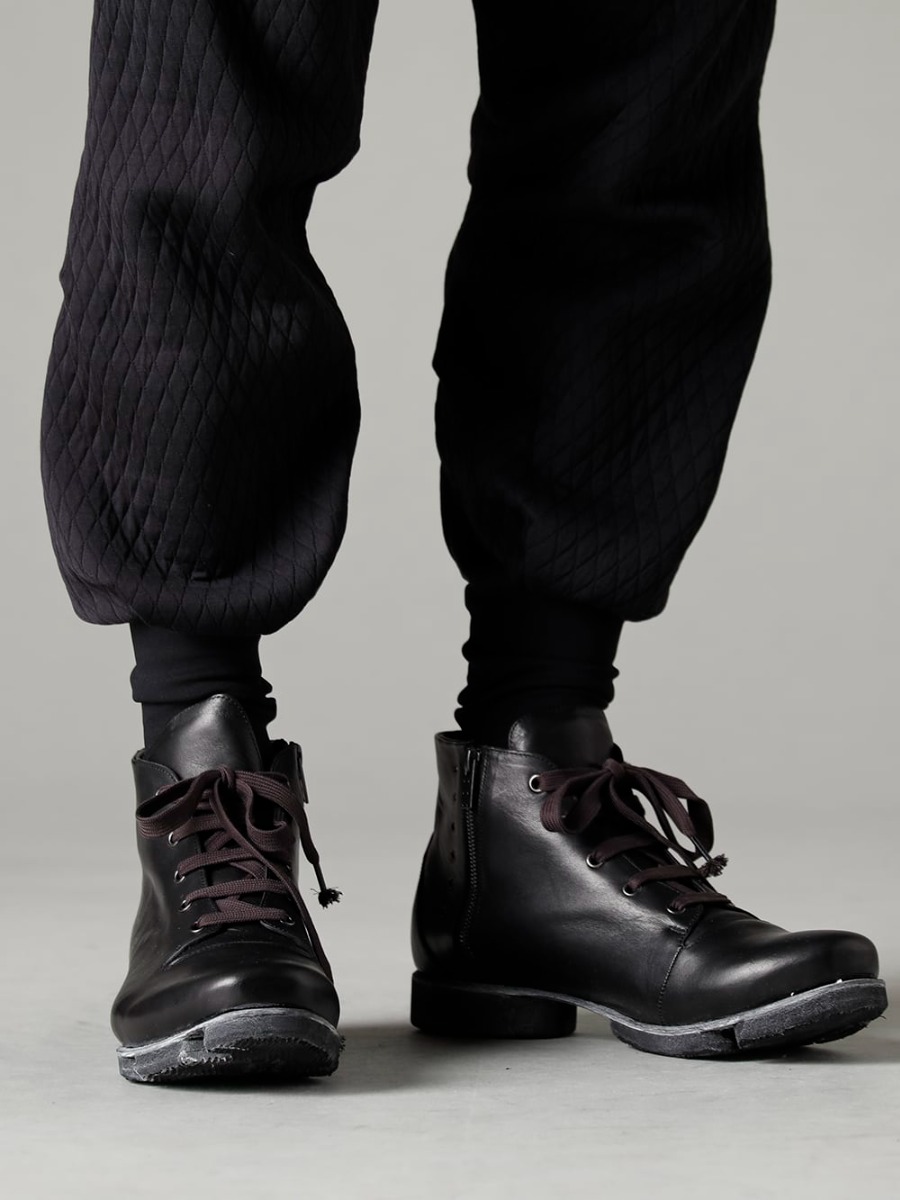 DEVOA 23SS Fabrics with a focus on softness and comfort - PTN-DKCJ Jogger pants quilted cotton / polyester - FW-CSHS Leather Boots GUIDI Horse Leather 3-007