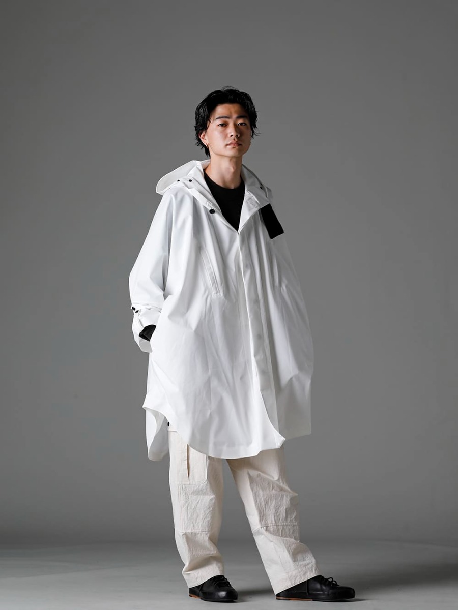 Norwegian Rain 23SS Spring outerwear styles to comfortably ride out the spring rain and wind - Raincho-Unisex-SuperLightweight-White Raincho Unisex Super Lightweight White O15SW1-BLACK Crew Neck Sweatshirt Black O15TR3-KINARI Cargo Trousers Kinari Fine Canvas Handsewn-Classic-Lo Hand Sawn Classic Low 1-001