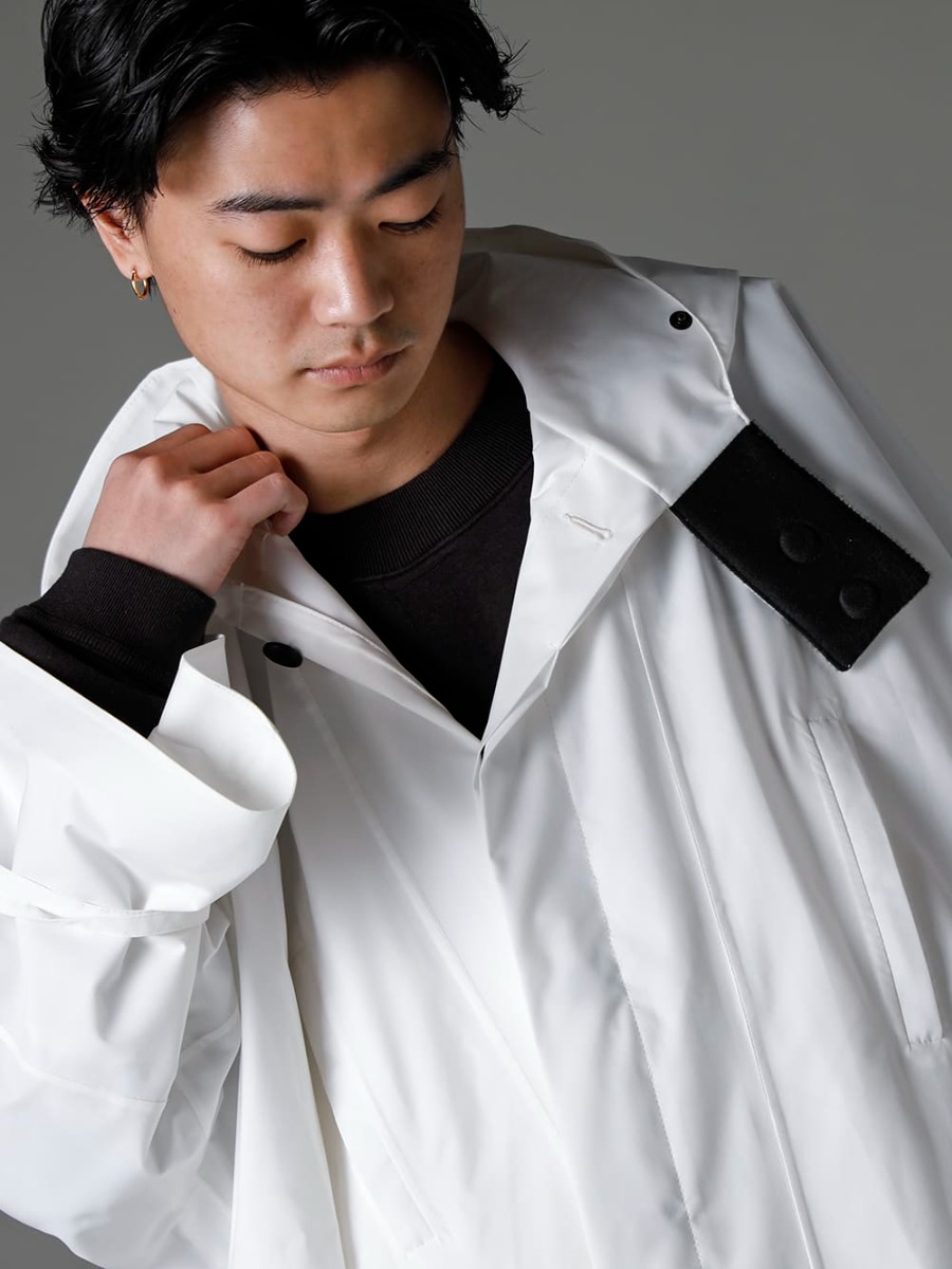 Norwegian Rain 23SS Inverted color style based on White with Black everywhere - Raincho-Unisex-SuperLightweight-White Raincho Unisex Super Lightweight White O15SW1-BLACK Crew Neck Sweatshirt Black 2-002