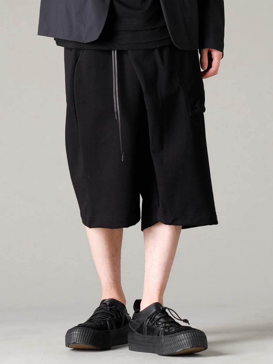 The Viridi-anne 23SS スタイルに程よいアクセントを - VI-3592-04-Black Sweat Wrap Pants Black VI-3555-09-Black Sneakers Black  3-001