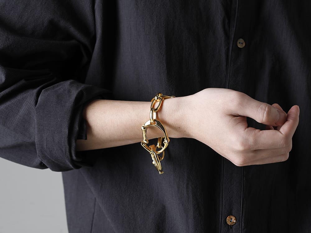 TAKAHIROMIYASHITATheSoloist 2023SS bone shaped carabiner bracelet. 2-003