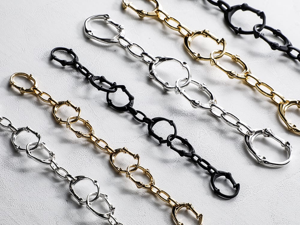 TAKAHIROMIYASHITATheSoloist 2023SS bone shaped carabiner bracelet. 2-010