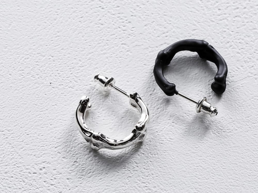 TAKAHIROMIYASHITATheSoloist 2023SS bone shaped earrings. 5-001
