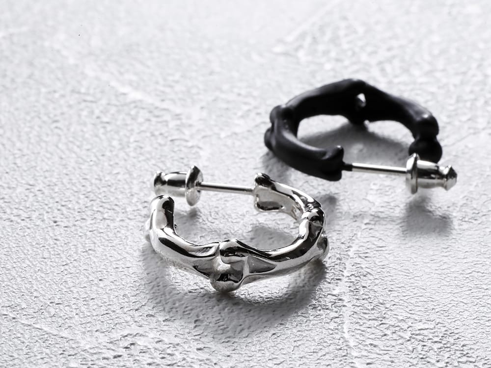 TAKAHIROMIYASHITATheSoloist 2023SS bone shaped earrings. 5-003