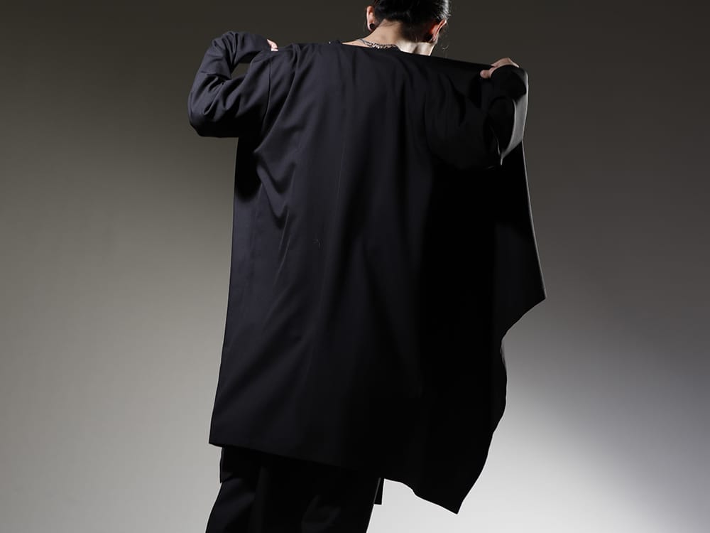 グラウンドワイ 2023SS 定番で展開されているドレープジャケットに合わせた、コレクション性のあるTシャツ - GA-D06-100(ロング丈ドレープジャケット) - 2-003