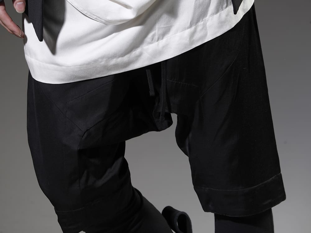 ユリウス 2023SS 見出し3 - 817PAM11(キュプラ/コットン/リネン サテン サルエルショーツ) - 3-004