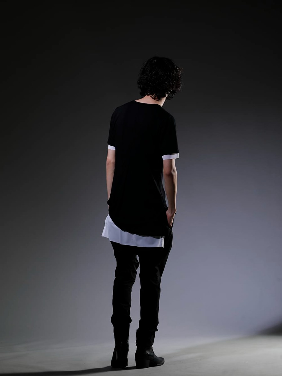 キリュウキリュウ / ザ ワンネス / ガラアーベント 2023SS - Mr.Children (ミスターチルドレン) 桜井さんが愛用のVネックカットソー - KP-HT33-056-Black-White(Vネック レイヤード Tシャツ ブラック&ホワイト) OB-OHP07-901(リサイクルPE ダーツ サルエルパンツ) 87900912-Classic(GLENSON KIP BOOTS) - 1-006