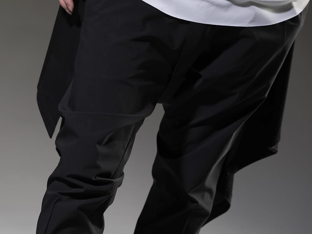 ザ ワンネス 2023SS サスティナブル素材を使用したTHE ONENESSのパンツ。 - OB-OHP07-901(リサイクルPE ダーツ サルエルパンツ) - 3-004