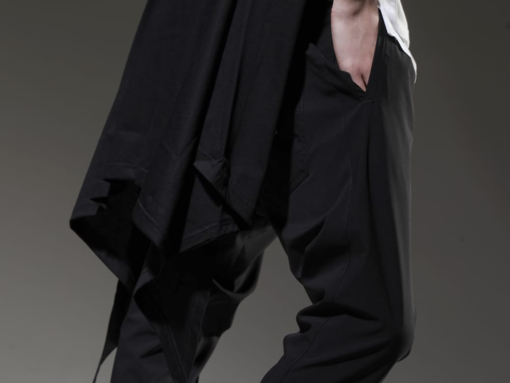 ザ ワンネス 2023SS サスティナブル素材を使用したTHE ONENESSのパンツ。 - OB-OHP07-901(リサイクルPE ダーツ サルエルパンツ) - 3-005