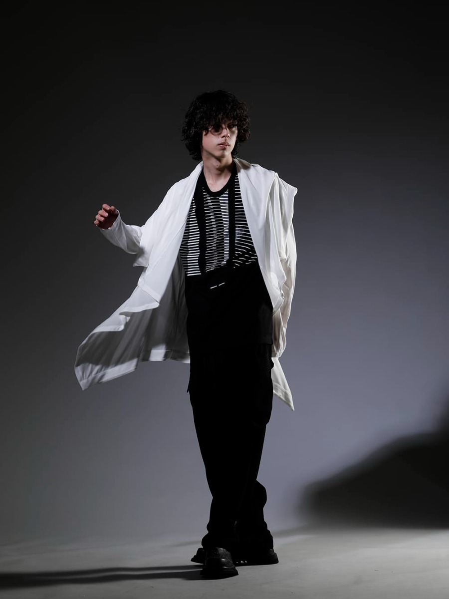 JULIUS 23SS Unique items create a world view - 819CUM3-offwhite Cotton/Cupro Jersey Drape Cardigan Off White - 817CPM2 Cotton/Modal Jersey Print Short Sleeve T-Shirt - PTI-SPCM M-47 Cargo Pants Matte Polyester - 807FWM2-P Cow Skin Painted Side Zip Boots 1-004