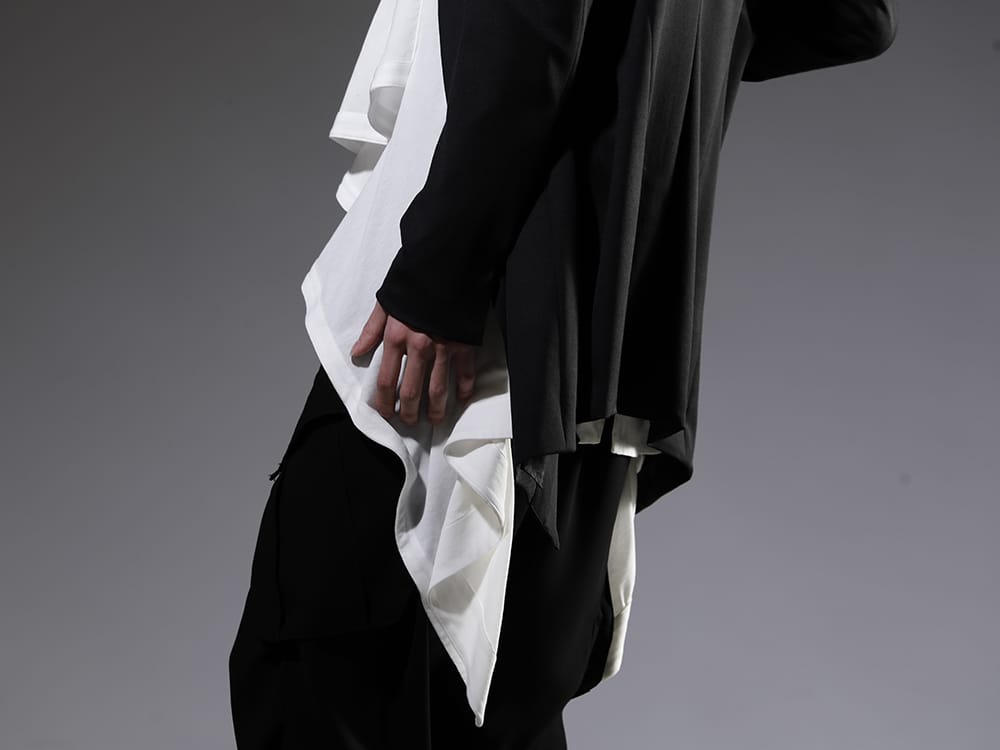 JULIUS 23SS A fabric that is both luxurious and practical  - 758JAM1 The R Limited 10 year anniversary MA_JULIUS Seamed Tailored Jacket - 819CUM3-offwhite Cotton/Cupro Jersey Drape Cardigan Off White - 817CPM2 Cotton/Modal Jersey Print Short Sleeve T-Shirt 2-007