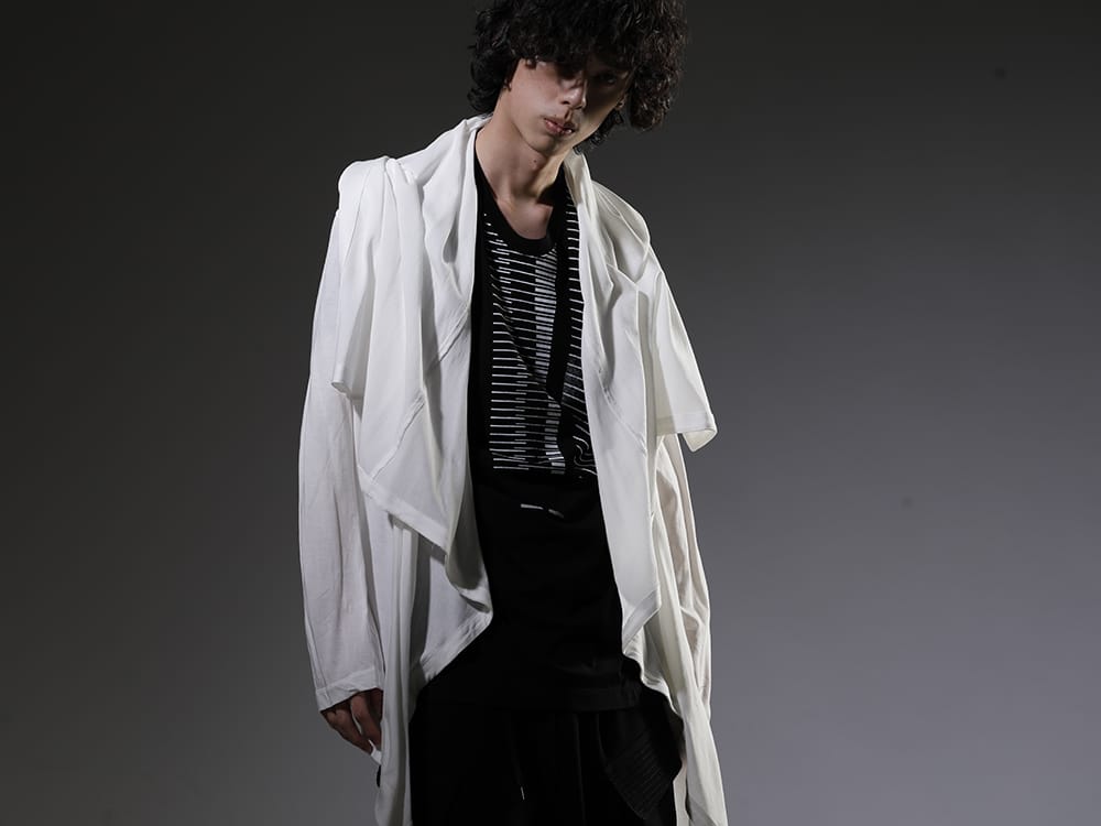 JULIUS 23SS A fabric that is both luxurious and practical  - 819CUM3-offwhite Cotton/Cupro Jersey Drape Cardigan Off White - 817CPM2 Cotton/Modal Jersey Print Short Sleeve T-Shirt 2-009