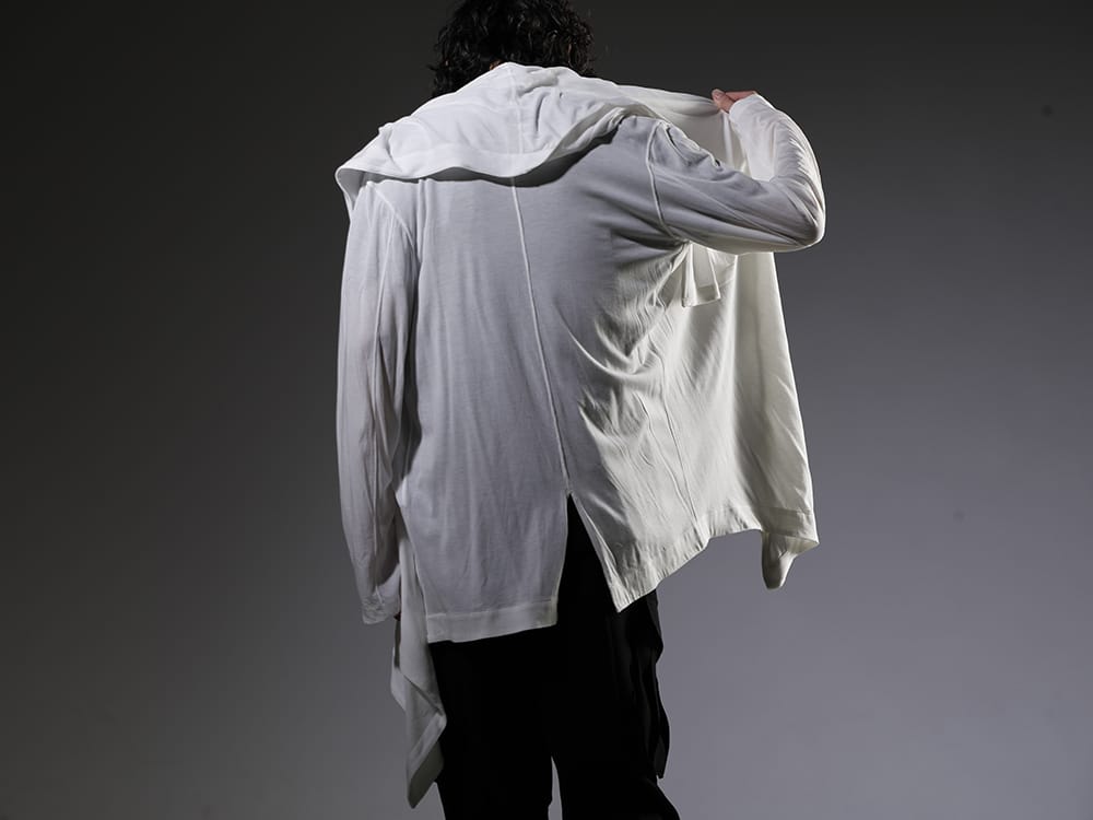 JULIUS 23SS A fabric that is both luxurious and practical  - 819CUM3-offwhite Cotton/Cupro Jersey Drape Cardigan Off White - 817CPM2 Cotton/Modal Jersey Print Short Sleeve T-Shirt 2-009