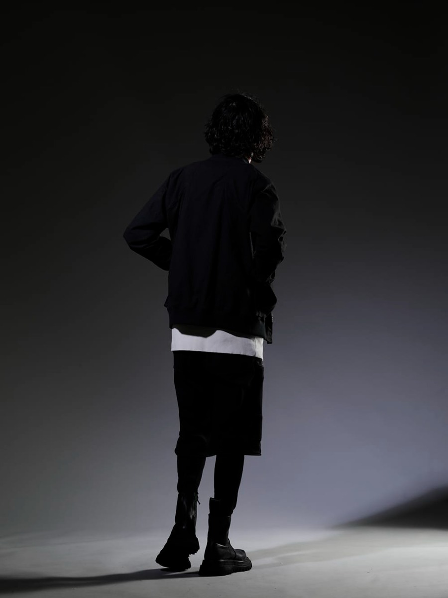 D.HYGEN / JULIUS / nude:masahiko maruyama2023SS - Military design jacket with distinctive curved front zipper - ST104-0223S(Dimple Washer Cotton Stretch Ripstop Bomber Jacket Black) 807CUM4-Plaster(Cotton Sweat Damaged Pullover Plaster) 819PAM9-black(Cotton Sweat Cargo Shorts Black) NU-1678(Slim Strech Leggings) 807FWM2-P(Cow Skin Painted Side Zip Boots) - 1-004