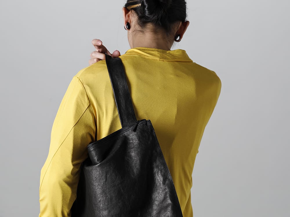 RIPVANWINKLE 2023SS A cardigan made of modal fabric with a silky touch that feels good  - RW-502-Mustard - Solid Jersey Carde Mustard - 183ABG14 - Leather shoulder bag 'simple' 2 2-003