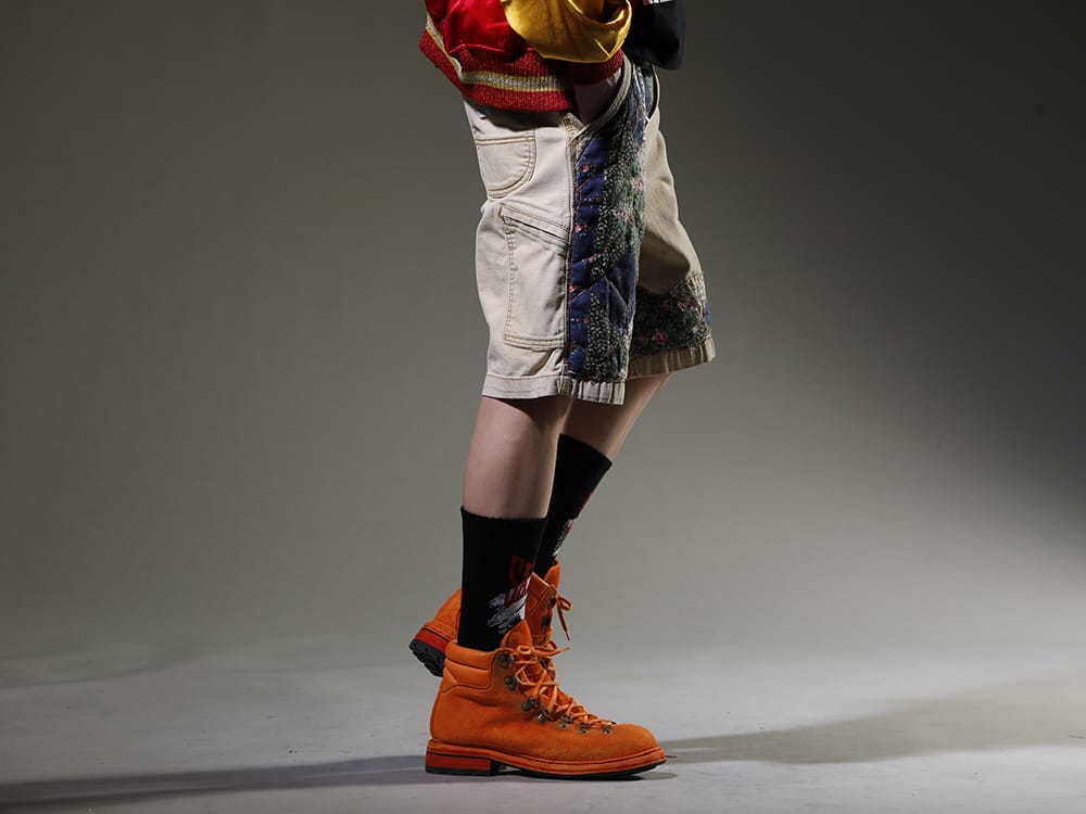 セントマイケル / イノセンス ニューヨーク / グイディ 2023SS 古着をリメイクし現代にフィットしたショーツの組み合わせ。 - innocence-ny-2nd-1-6(リワークド ショーツ) SM-S23-0000-101(EYE ソックス ブラック) 19-Orange(ハイキング ブーツ ラバーソール ホースリバースレザー オレンジ) - 3-002