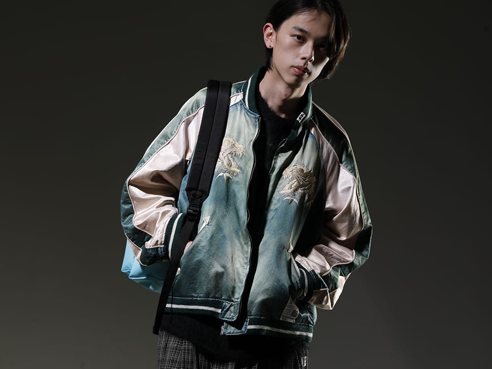 メゾン ミハラヤスヒロ / セントマイケル 2023SS 加工によって雰囲気を漂わせるスカジャン - J10BL051-Green(クラシックフェードスカジャン Green) SM-A22-0000-072(ボーン X レイズド × セントマイケル CLOWN ニット ブラック) SM-S23-0000-079(バックパック バッグ (M) ブルー) - 2-001