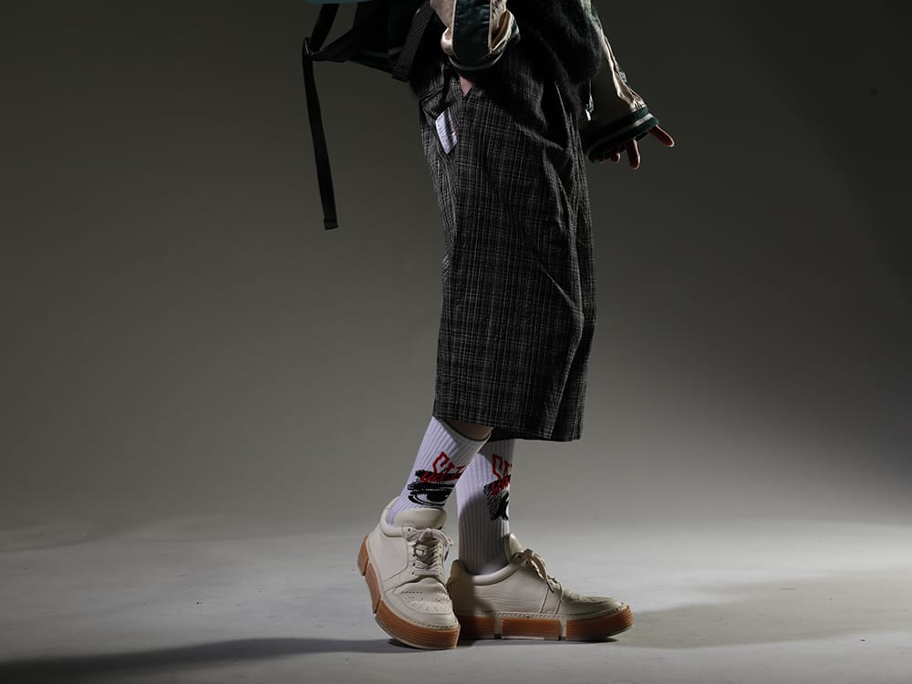 メゾン ミハラヤスヒロ / セントマイケル / グイディ 2023SS 春らしい軽さのあるチェックパンツ - A10PT034(ラップ-ウエスト カスリ チェック ショーツ) SM-S23-0000-100(EYE ソックス ホワイト) GJ02-CO00T(レースアップブーツ - ホースフルグレインレザー - GJ02 CO00T) - 3-002