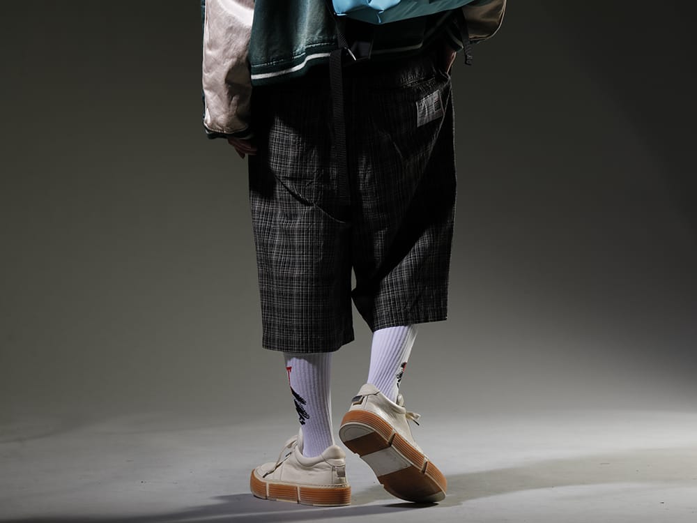 メゾン ミハラヤスヒロ / セントマイケル / グイディ 2023SS 春らしい軽さのあるチェックパンツ - A10PT034(ラップ-ウエスト カスリ チェック ショーツ) SM-S23-0000-100(EYE ソックス ホワイト) GJ02-CO00T(レースアップブーツ - ホースフルグレインレザー - GJ02 CO00T) - 3-003