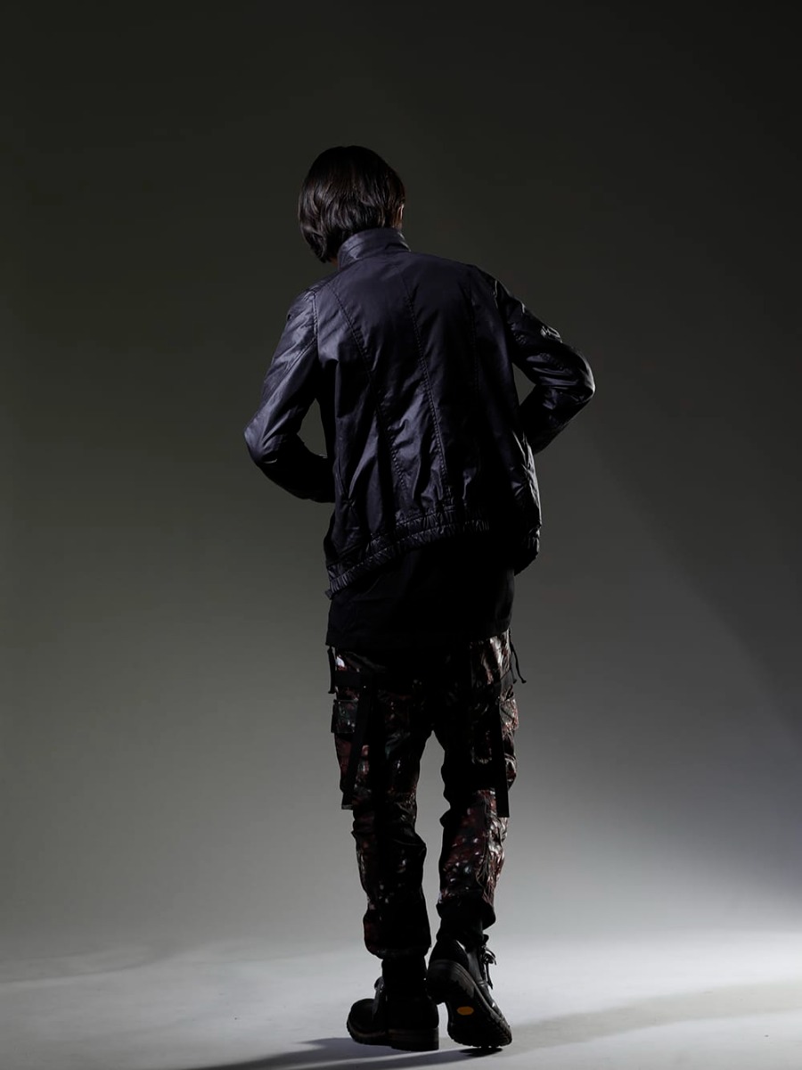 JULIUS / D .HYGEN 2023SS - An avant-garde vibe that can only be created with chemical fibers - 797BLM7(Cargo Blouson Polyester Cotton Cloth) 817CPM2(Cotton/Modal Jersey Print Short Sleeve T-Shirt) 817ACU15-silver(Chain Necklace Silver) ST107-0523S-Moss-Black(Mud-Dyed Nylon Ox-Detachable Cargo Pocket Jog Trousers Moss Black) ST109-0122A-Black(Horse Leather Lace Up Sneaker Boots Black) - 1-004