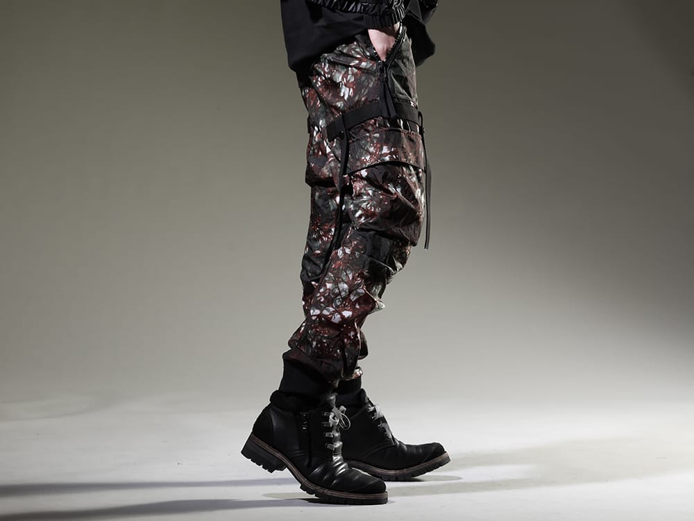 D .HYGEN 2023SS Water-repellent nylon that goes well with dyeing - ST107-0523S-Moss-Black(Mud-Dyed Nylon Ox-Detachable Cargo Pocket Jog Trousers Moss Black) ST109-0122A-Black(Horse Leather Lace Up Sneaker Boots Black) - 3-002