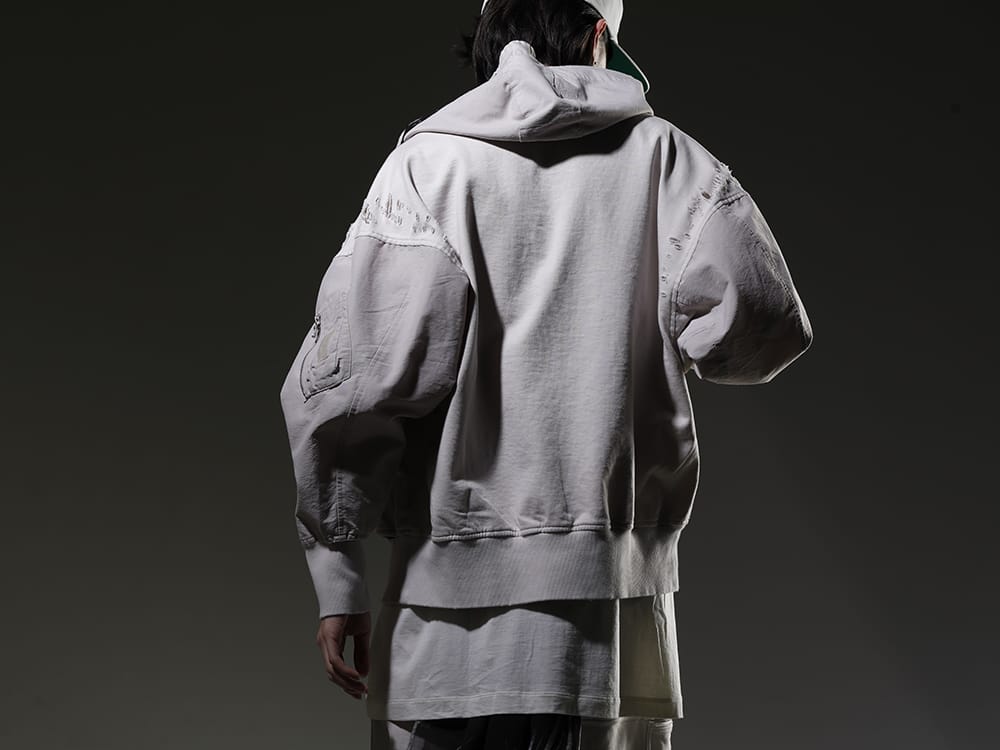 JULIUS 2023SS - JULIUS hoodie with distinctive damaged finish. - 807CUM3-Plaster(Cotton Sweat Damaged Combo Hoodie Plaster)  - 2-004