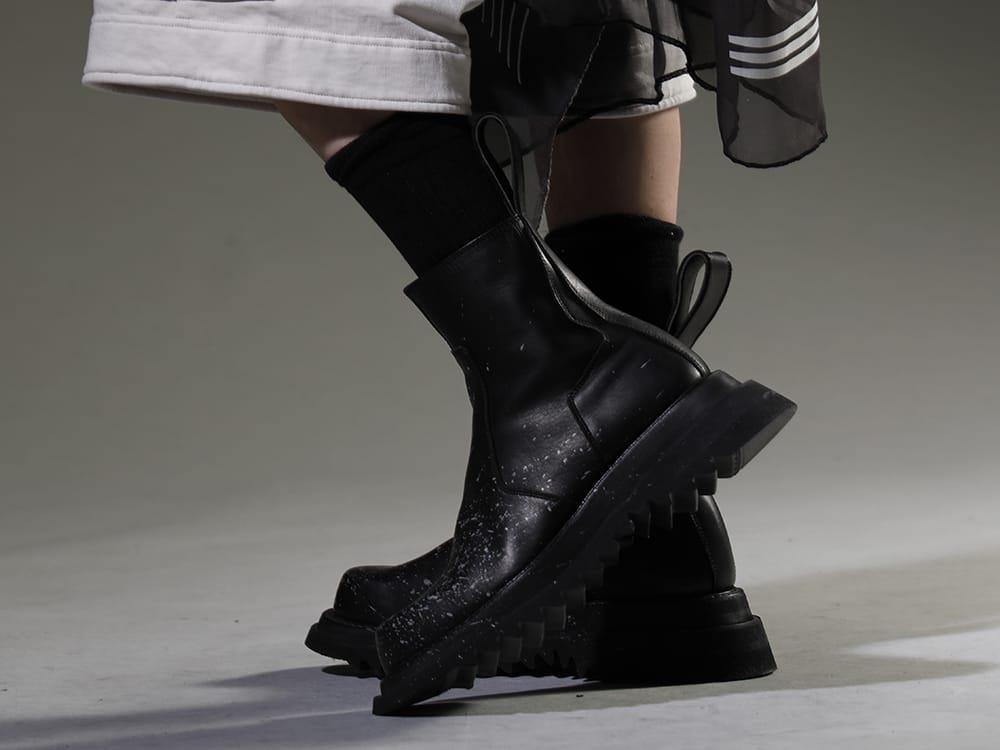 JULIUS 2023SS JULIUS shorts for all seasons. - 807FWM2-P(Cow Skin Painted Side Zip Boots) - 3-006