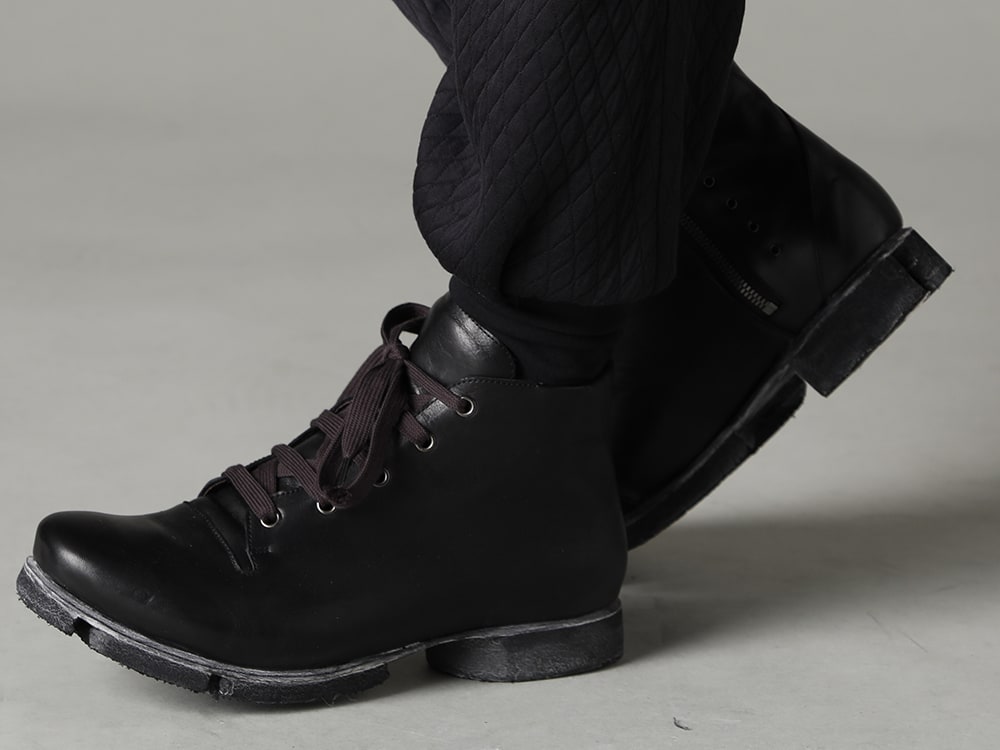 DEVOA(デヴォア) 23SS(春夏) レザーブーツとの組み合わせをおすすめしたいパンツ -  PTN-DKCJ ジョガーパンツ キルトコットン / ポリエステル FW-CSHS レザーブーツ GUIDI ホースレザー 3-006