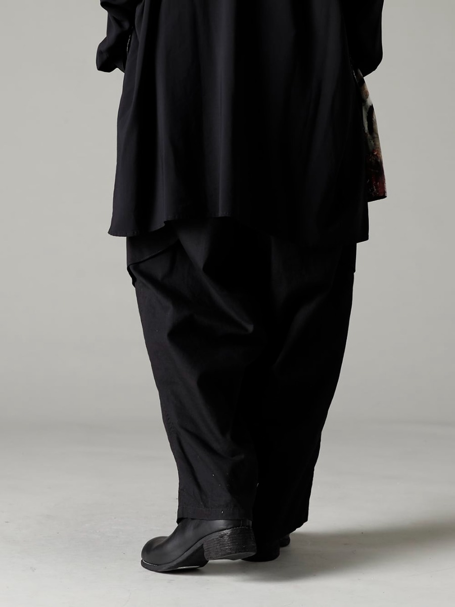 Yohji Yamamoto(ヨウジヤマモト) 23SS 春夏に最適な生地とパターンメイク - HZ-B86-830 異炭柄袖ベルト付きサイドスリットブラウス - HZ-T10-073 ドレープ ハーフ スリーブ - HZ-P95-041-Black 12タックワークパンツ ブラック - PL1 フロントジップブーツ ダブルソール - ホース フルグレイン レザー 3-008