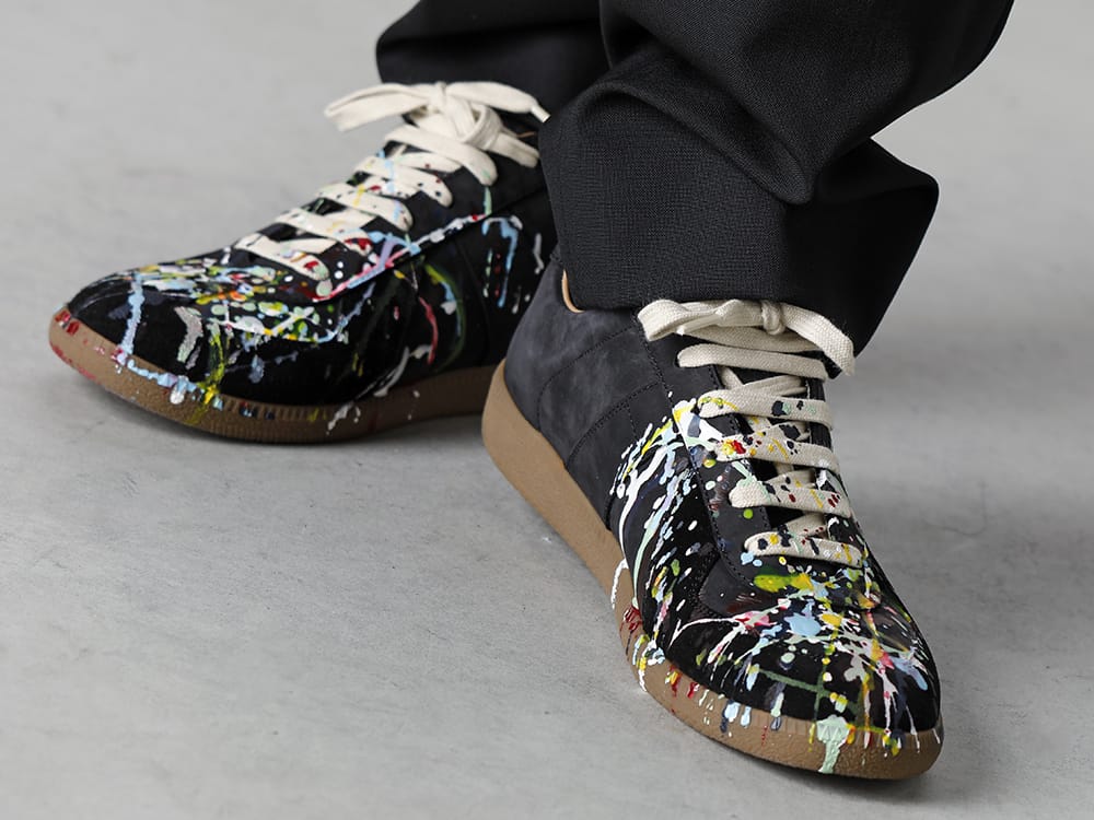 Maison Margiela 23SS The brand's standard replica sneakers, commonly known as German trainers, are designed with multicolored paint treatment. Drawstring pants from Maison Margiela go with any top! - S57WS0240-Replica Painter Black 3-004