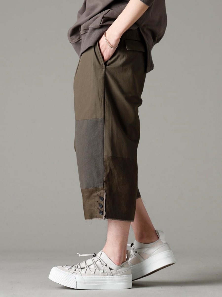 The Viridi-anne(ザ ヴィリジアン) 23SS(春夏) 渋みのある色合いや切りっぱなしの粗野な雰囲気も - VI-3569-04-Dark-olive フラグメント クロップド トラウザー ダーク オリーブ VI-3555-09-L.Gray スニーカー L.グレー 3-002