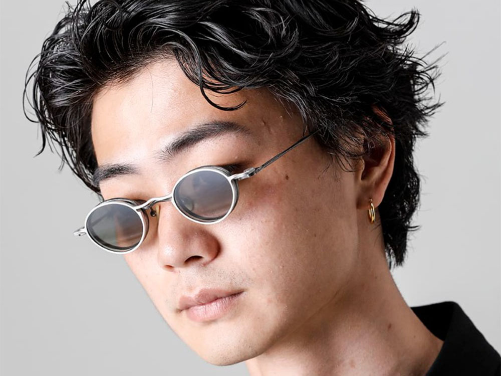 RIGARDS 23 Spring Summer Collection 無機質なクリップオンフレームと荒々しさを感じるメインフレームデザインが魅力のVintage Gray  - 写っている商品の品番と商品名2-1 - 写っている商品の品番と商品名2-2 - 写っている商品の品番と商品名2-3 2-003