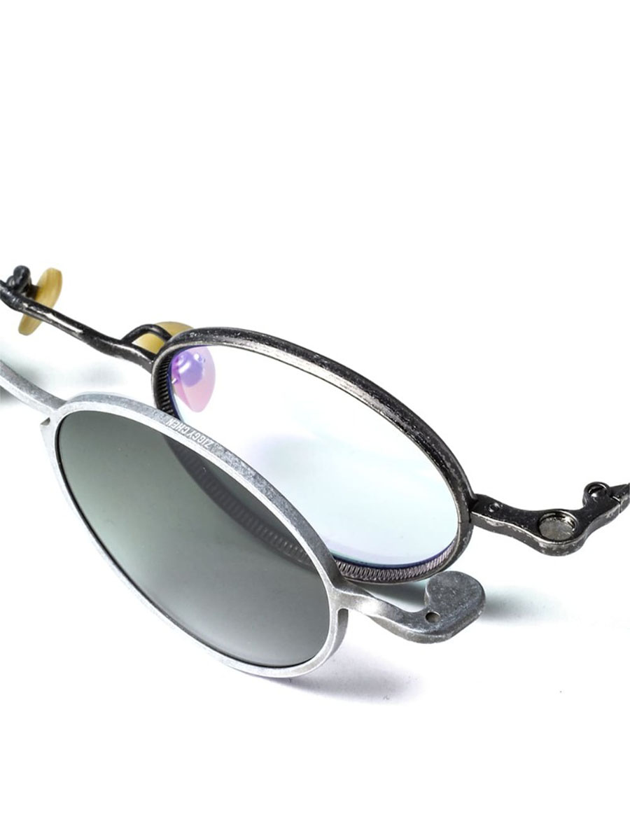 RIGARDS 23 Spring Summer Collection 無機質なクリップオンフレームと荒々しさを感じるメインフレームデザインが魅力のVintage Gray  - 写っている商品の品番と商品名2-1 - 写っている商品の品番と商品名2-2 - 写っている商品の品番と商品名2-3 2-005