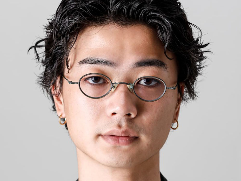 RIGARDS 23 Spring Summer Collection Vintage Grayとは相反し、緑青が有機的な表情とを覗かせる