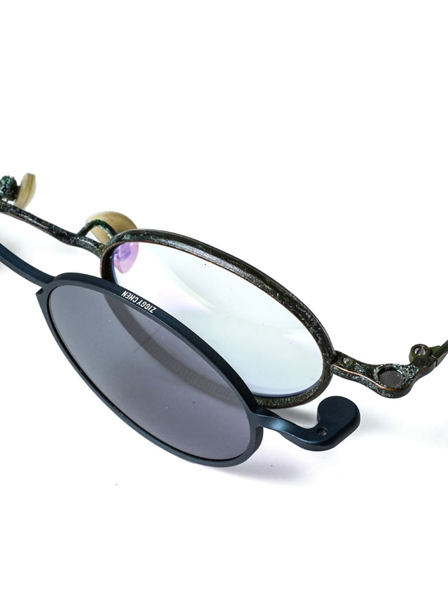 RIGARDS 23 Spring Summer Collection Vintage Grayとは相反し、緑青が有機的な表情とを覗かせる