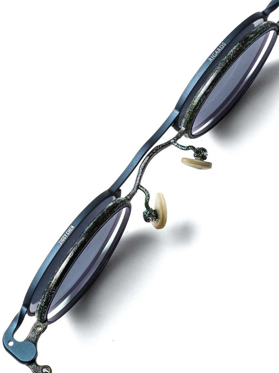 RIGARDS 23 Spring Summer Collection Vintage Grayとは相反し、緑青が有機的な表情とを覗かせる