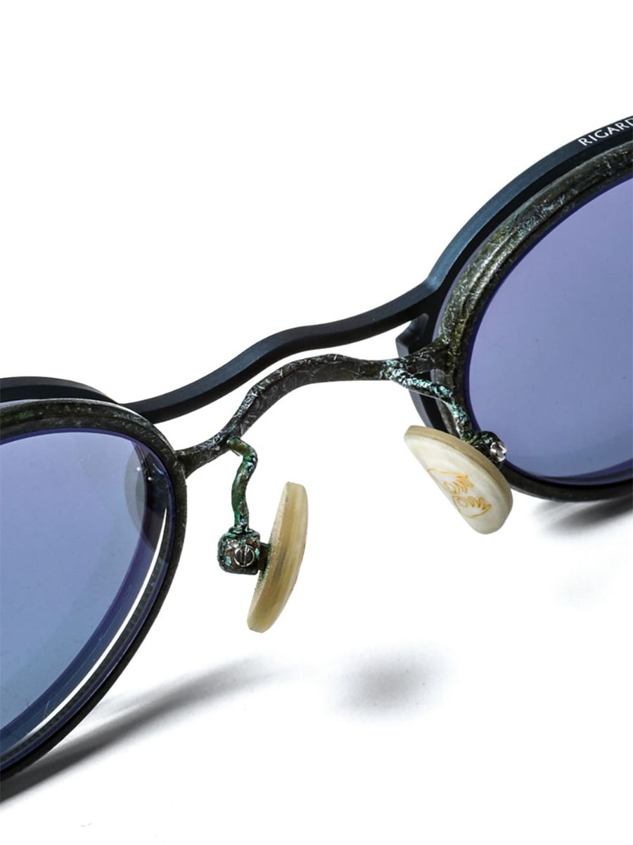 RIGARDS 23 Spring Summer Collection Vintage Grayとは相反し、緑青が有機的な表情とを覗かせる