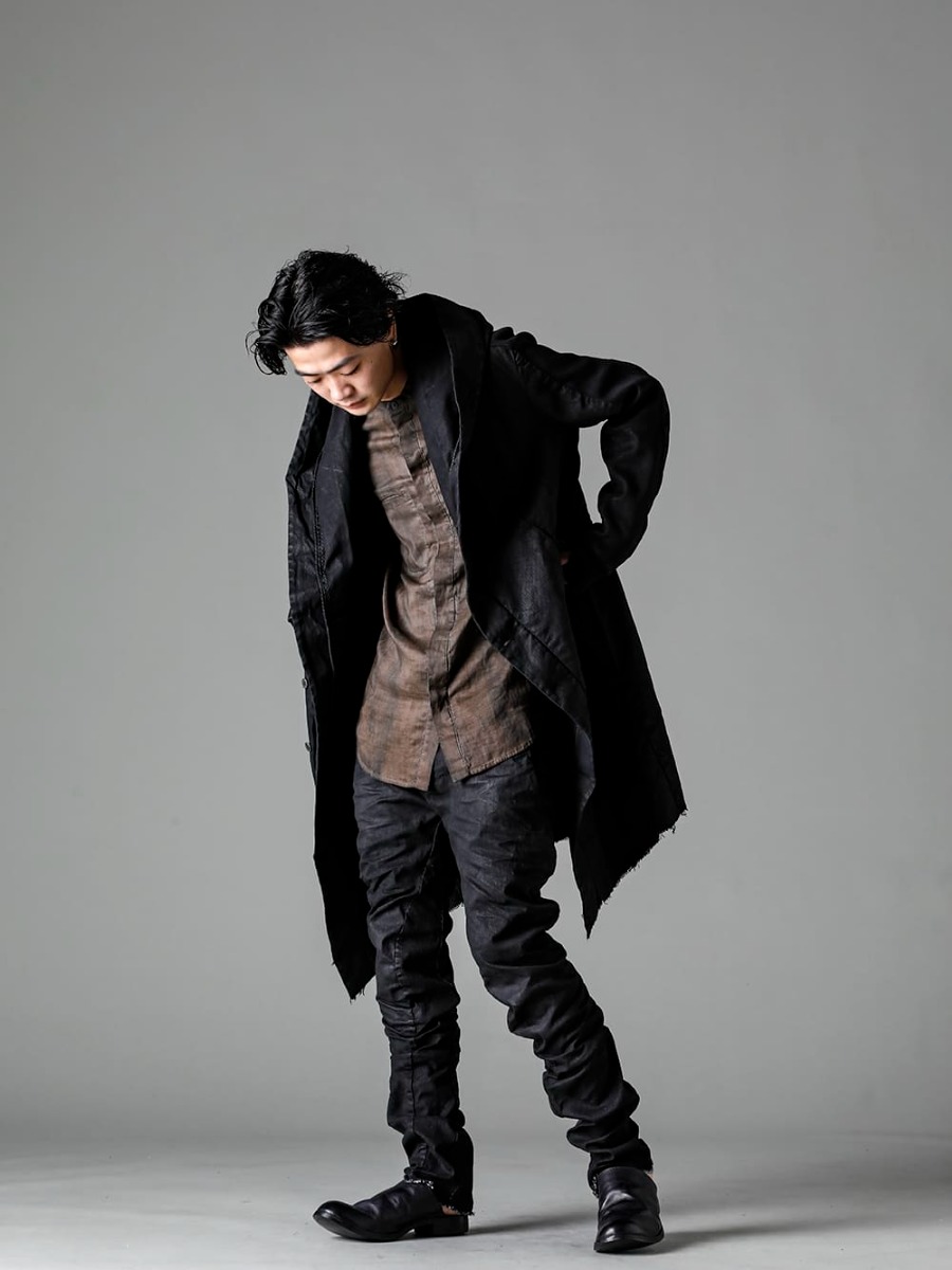 masnada(マスナダ) 23SS(春夏)  M3020 リブインサートパーカー M3056 ウェッジブラックシャツ M3011 カーブスリム6ポケットジーンズ M30S01 サボ 1-003