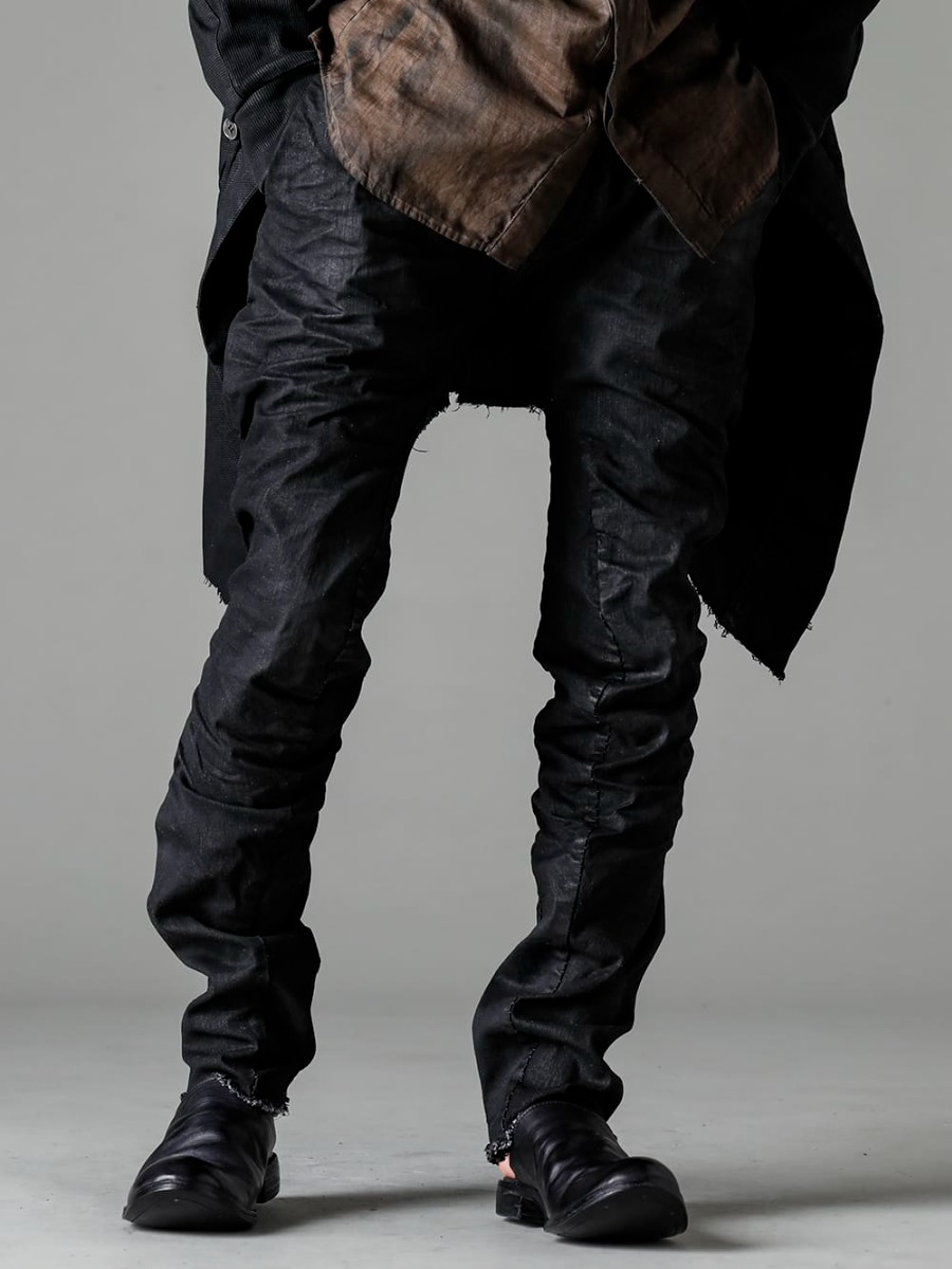 masnada(マスナダ) 23SS(春夏)  M3020 リブインサートパーカー M3056 ウェッジブラックシャツ M3011 カーブスリム6ポケットジーンズ M30S01 サボ 1-002