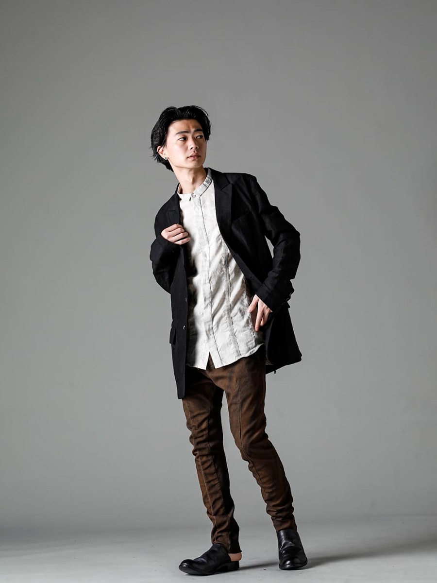 masnada(マスナダ) 23SS(春夏) M3041 リラックスジャケット M3059 テープスリムシャツ M3022 リブインサートダートスリムパンツ グラニット M30S01 サボ 2-005