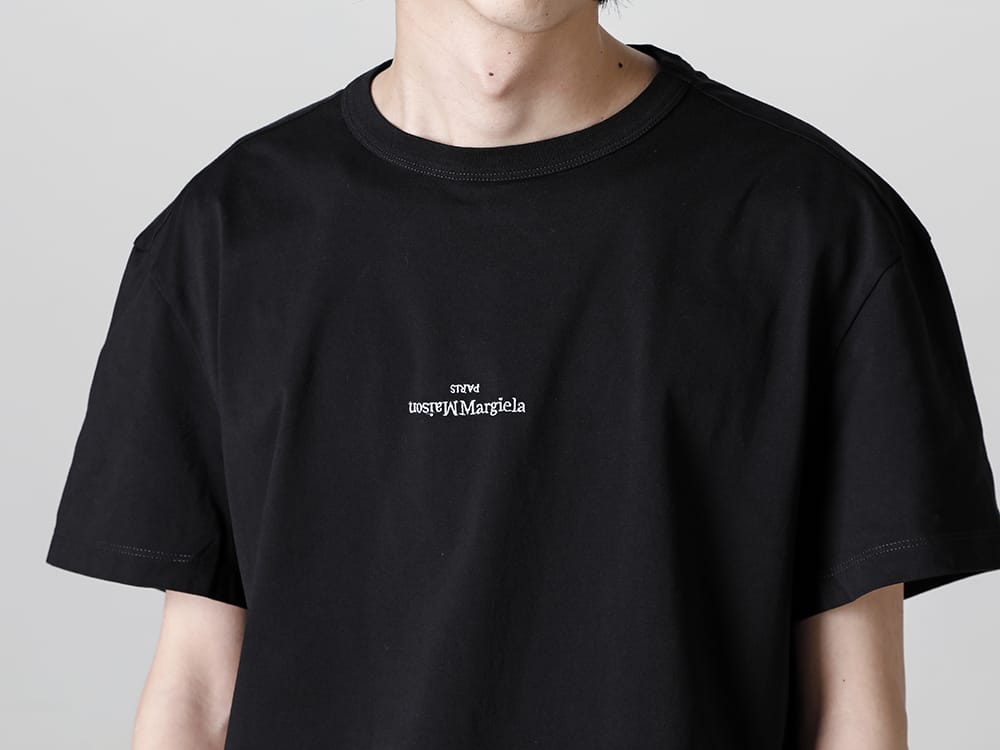 Maison Margiela 2023SS S30GC0701-Black-White-Embroidery - Reversed Logo T-Shirt Black / White Embroidery 4-002