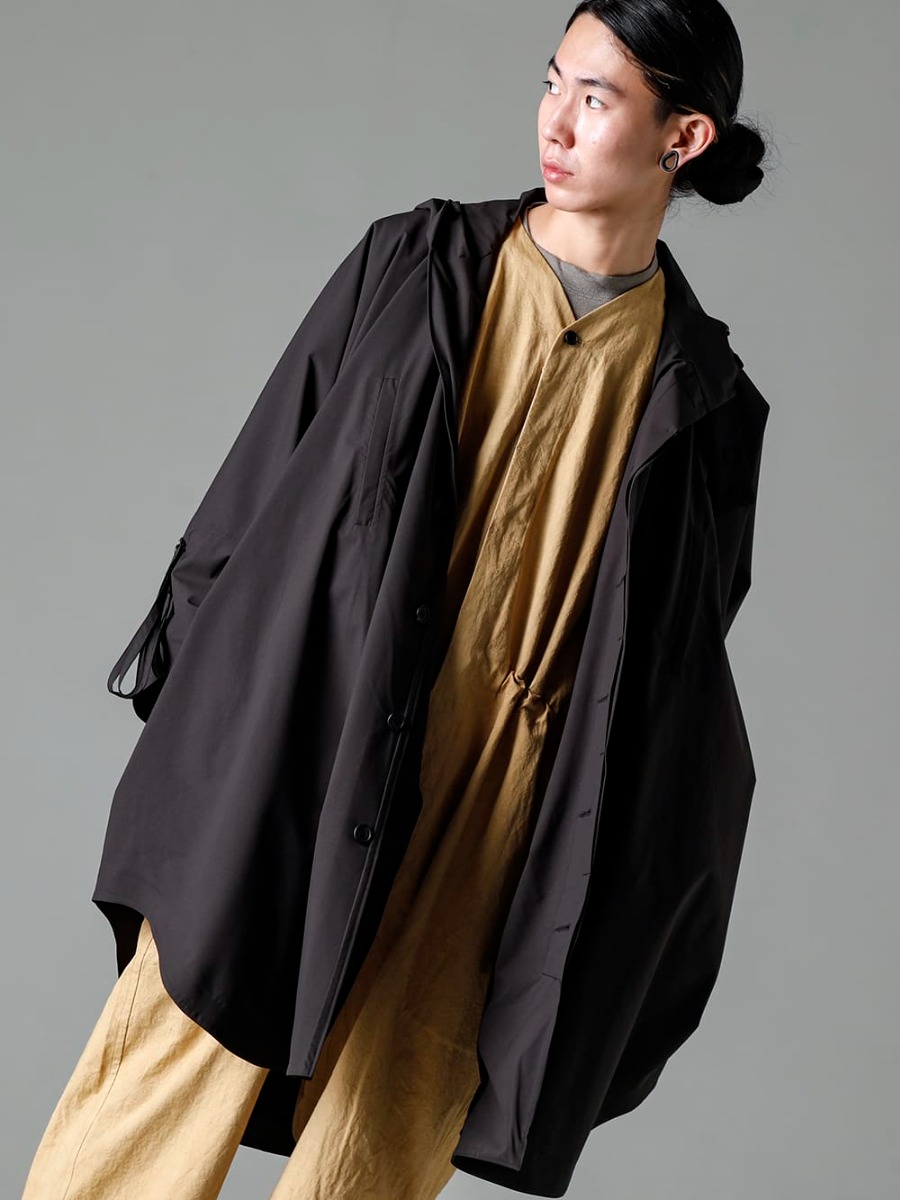 norwegian Rain O PROJECT FEIT 23SS A versatile coat that combines functionality and fashion  - 画像の詳細(styling全体の詳細) raincho-Unisex-SuperLightweight-Black raincho Unisex Super Lightweight Black O15JS1-MUSTARD ジャンプスーツ マスタード ファイン キャンバ 2-001