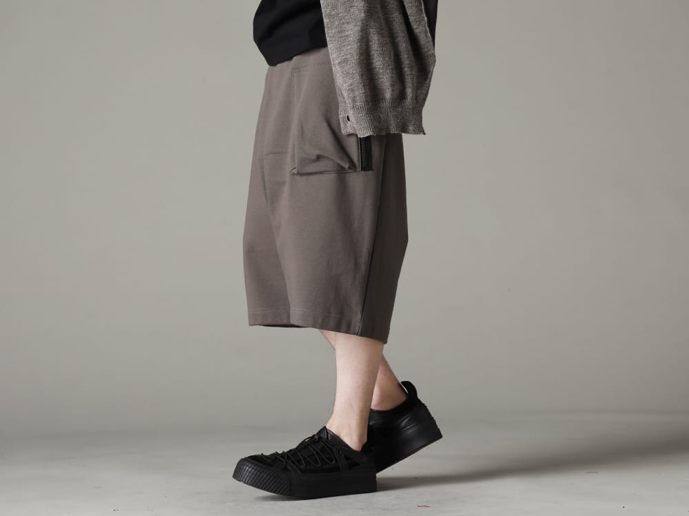 The Viridi-anne 2023SS A casual item that is easy to wear but gives a fashionable look. - VI-3592-04-Dark-Grey(Sweat Wrap Pants Dark Grey) VI-3555-09-Black(Sneakers Black) - 3-002