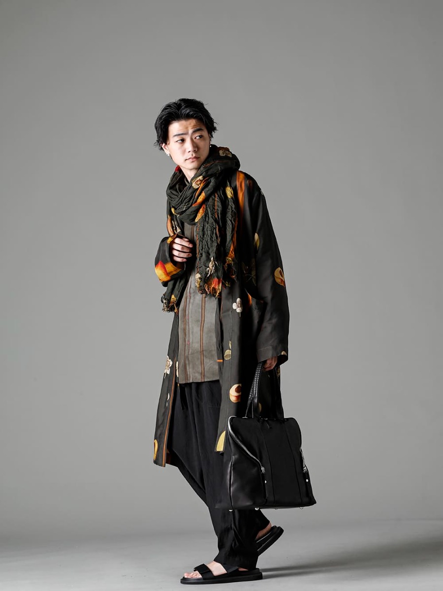 UMA WANG 23SS Light and easy to wear for everyday use -  UA0292 SCARF Fruit Print - UM8506-Dark Green CORRY COAT - UM1503 Button Up Shirt - UM3507-Black Pajama Pants - US9561-Black Mens Sandal Black - co20fwmb010 Motion Boston Gloove Steer 3-007