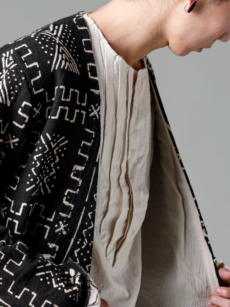 OLUBIYI THOMAS 23SS 白く幾何学模様が染め抜かれたボゴランフィニ柄  - 3202.7-1 Kimono Back Cardigan 2305.9 pleated bib shirt 2-005
