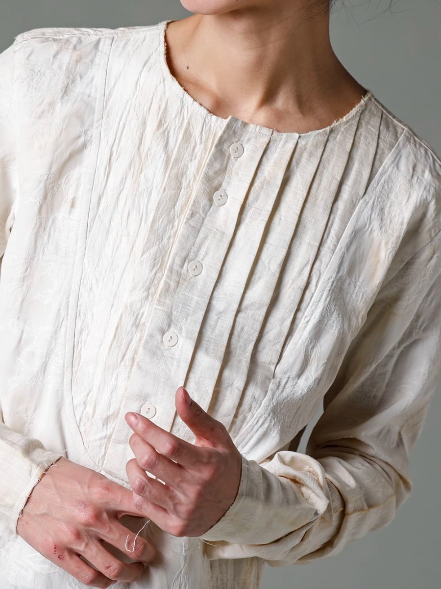 OLUBIYI THOMAS 23SS ヴィクトリア時代のシャツのディテールから着想を得た、pleated bib shirt - 2305.9 pleated bib shirt 3-004
