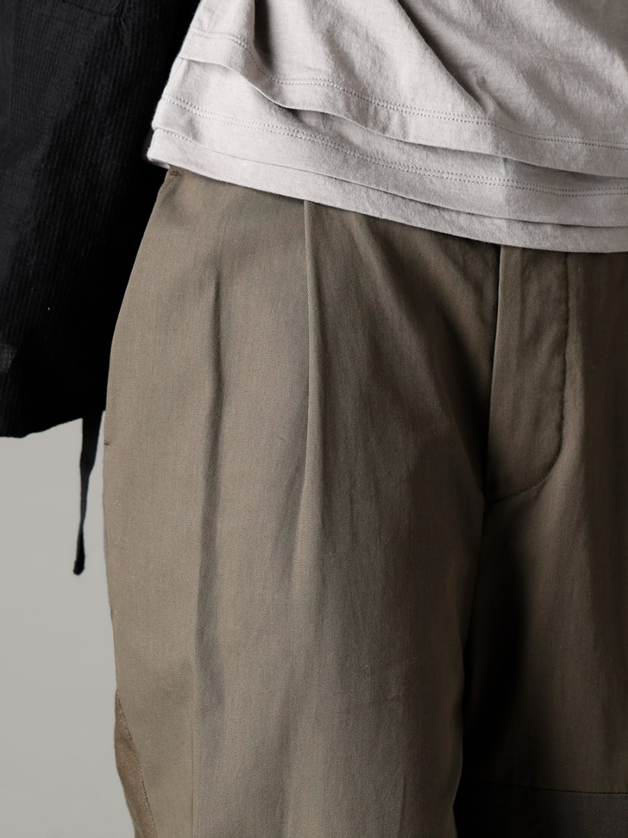 The Viridi-anne UMA WANG masnada 23SS Pants that can create an accent with a single pair of pants unified with gentle colors. - VI-3569-04-Dark-olive Fragment Cropped Trousers Dark Olive US9561-Black Men's Sandals Black 3-003